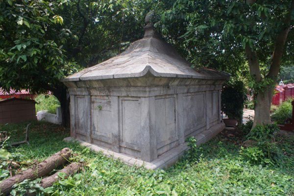 Những ngôi mộ cổ Việt Nam 1